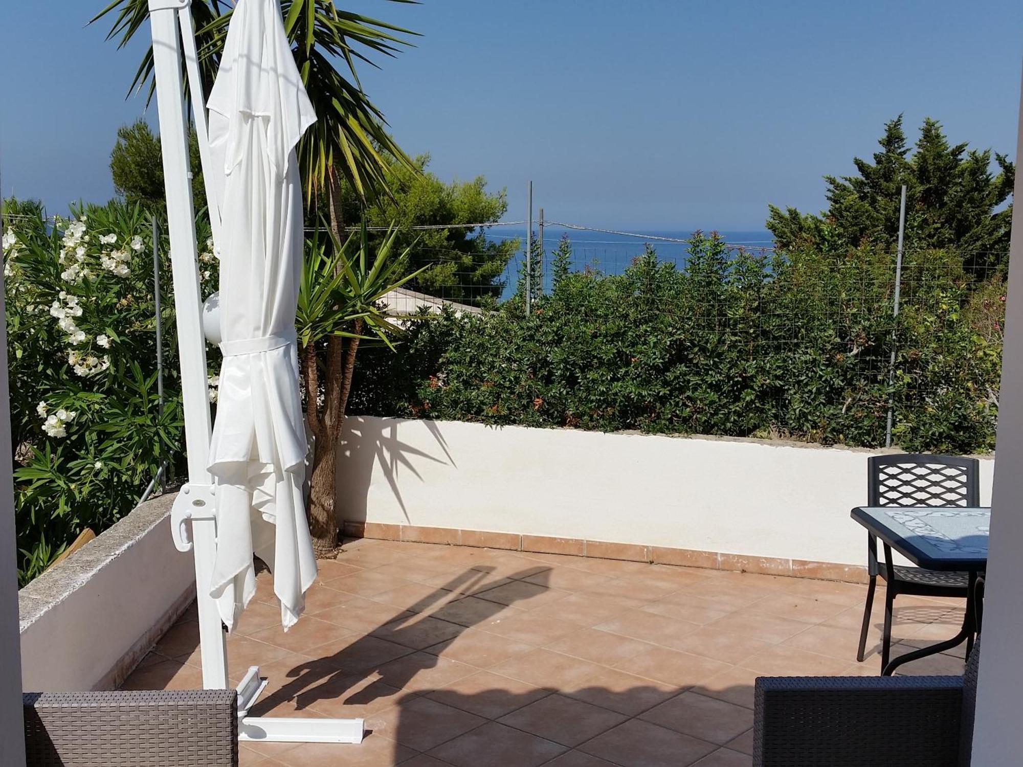 Li Pumi Bed & Breakfast Alliste Exterior photo